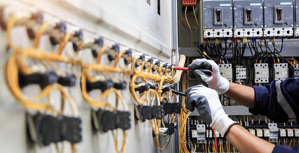 Professional Electrician technician working in Jeffersonville, OH
